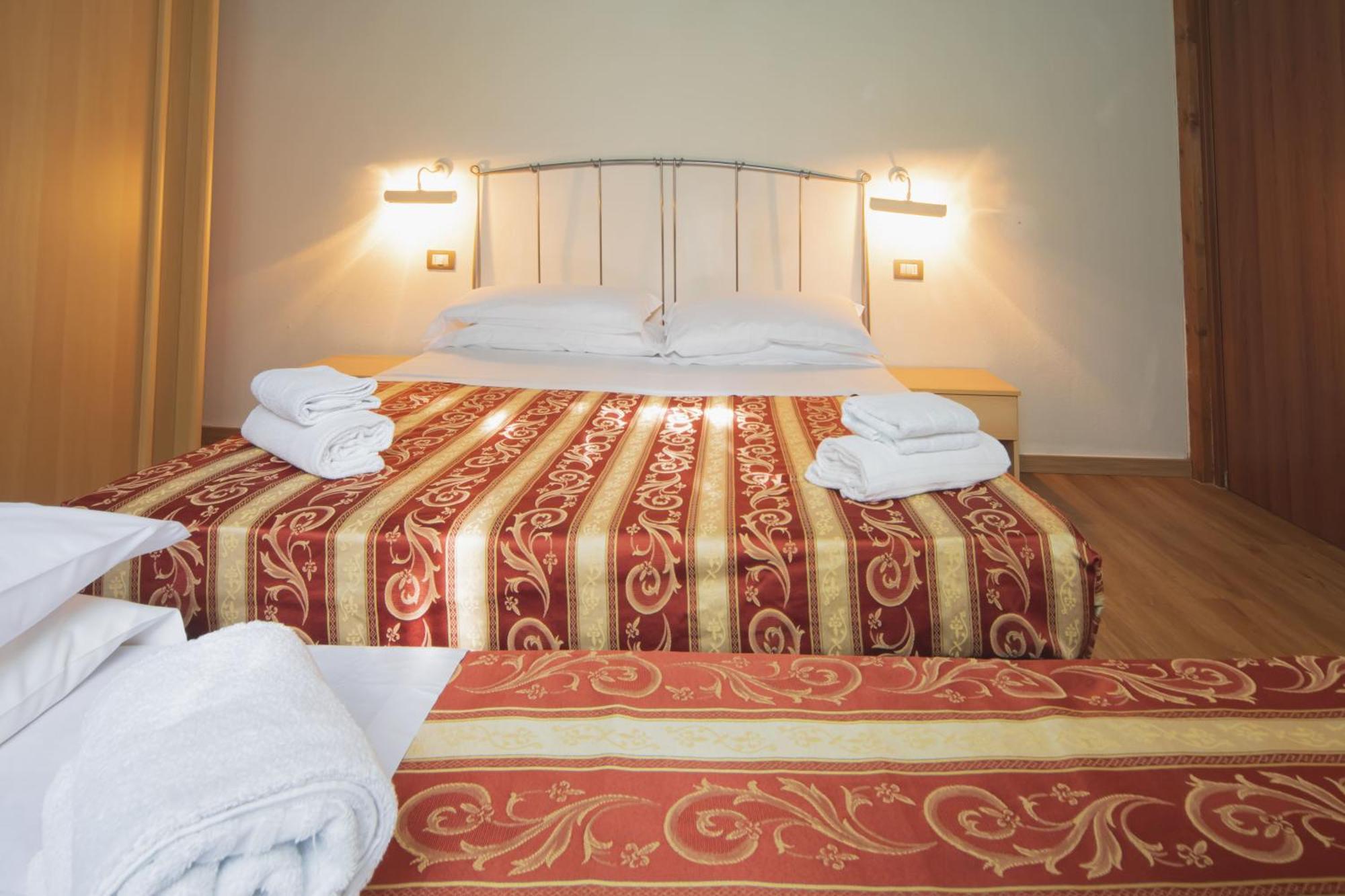 Heliopolis Camping & Village Пинето Экстерьер фото